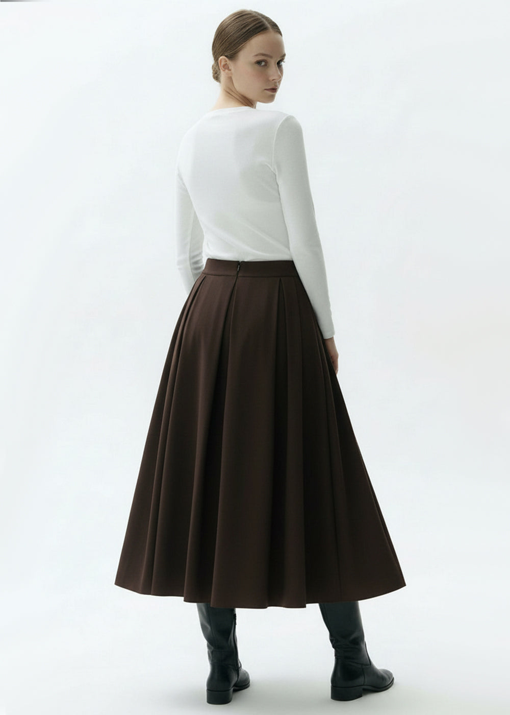 Chic Pleated Brown Midi Skirt Featuring Side Pockets