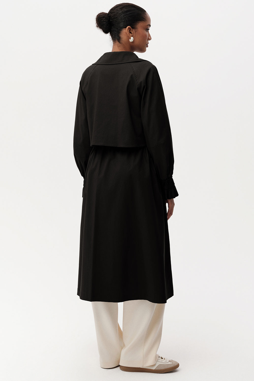 Elegant Belted Midi Black Trenchcoat with Long Sleeves