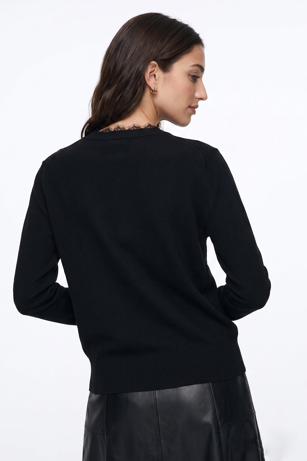 Long Sleeve V-Neck Knit Blouse with Lace Trim - ECRU