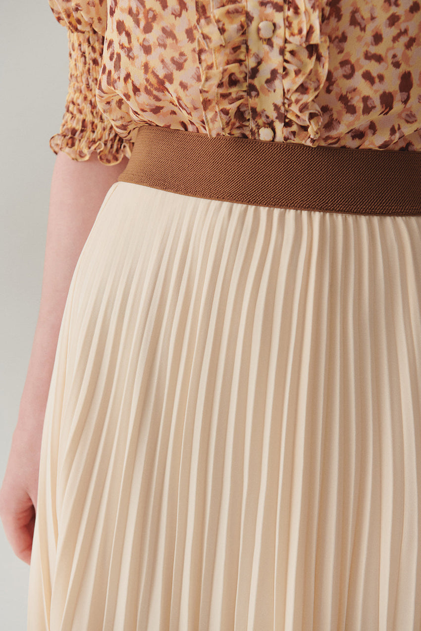 Elastic Waist Straight Cut Pleated Midi Skirt