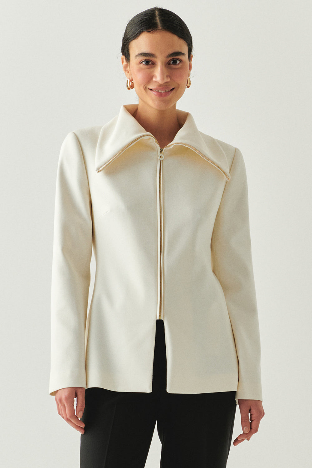 Notched Collar Zipped Slim Fit Jacket Cream