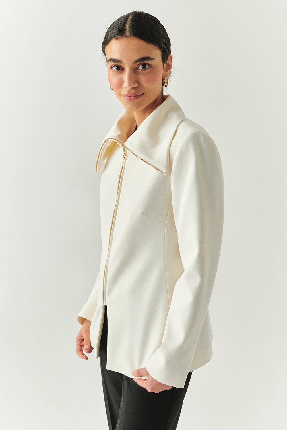 Notched Collar Zipped Slim Fit Jacket Cream