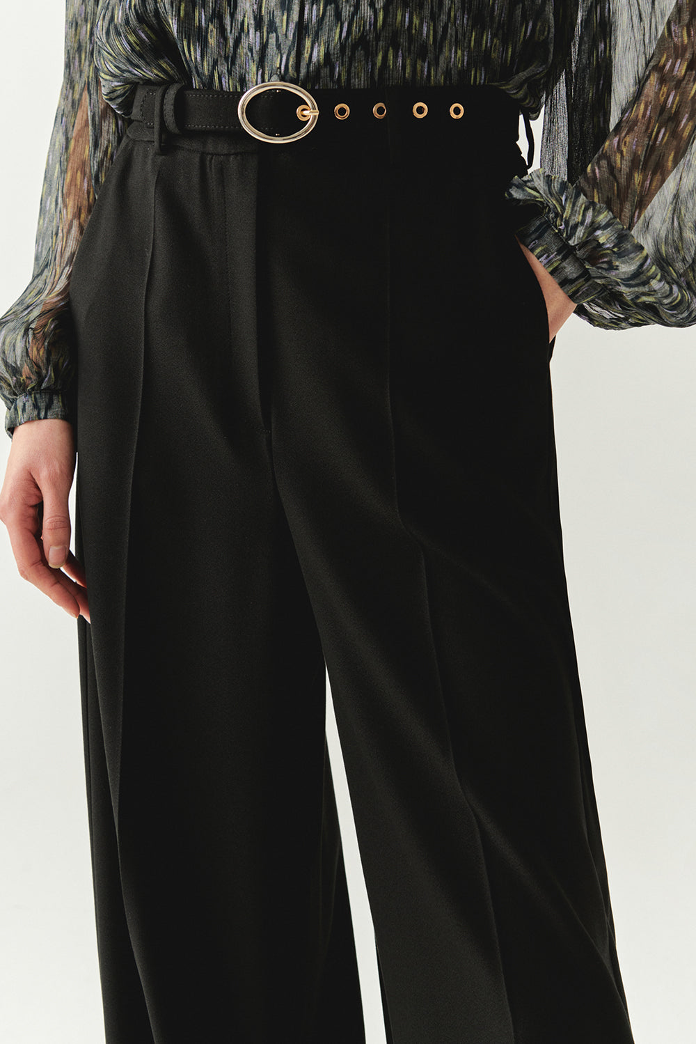 Nala Black Wide-Leg Pocketed Pants