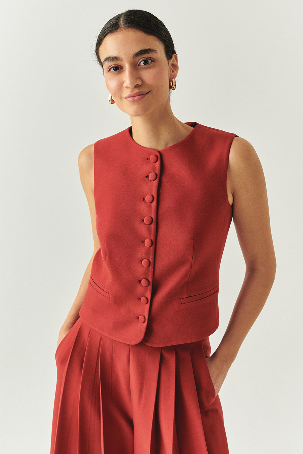 Elowyn Sleeveless V-Neck Vest