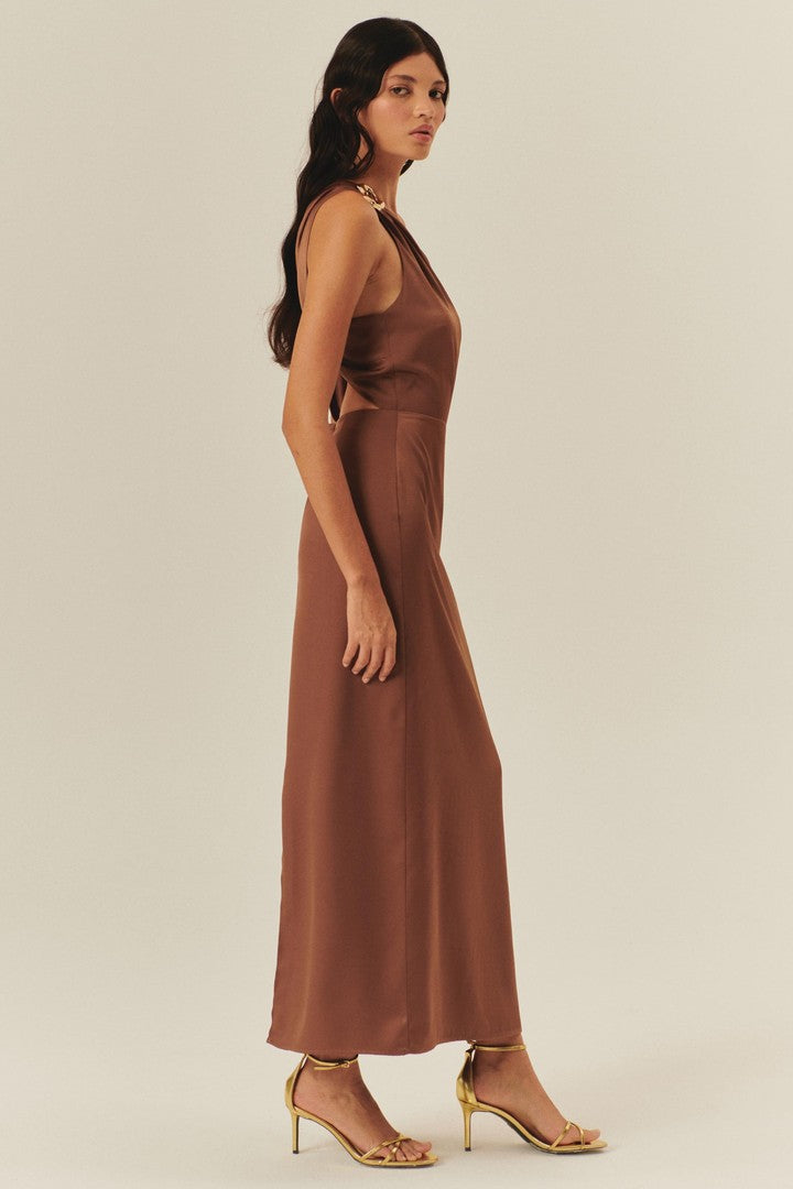 One-Shoulder Brown Maxi Dress Featuring a Gold Buckle and Adjustable Tie
