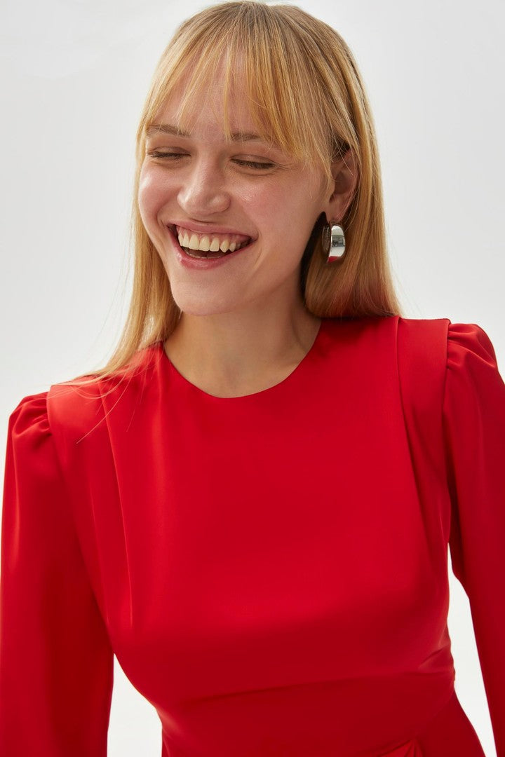 Red Midi Dress with Crew Neck and Waist Detail