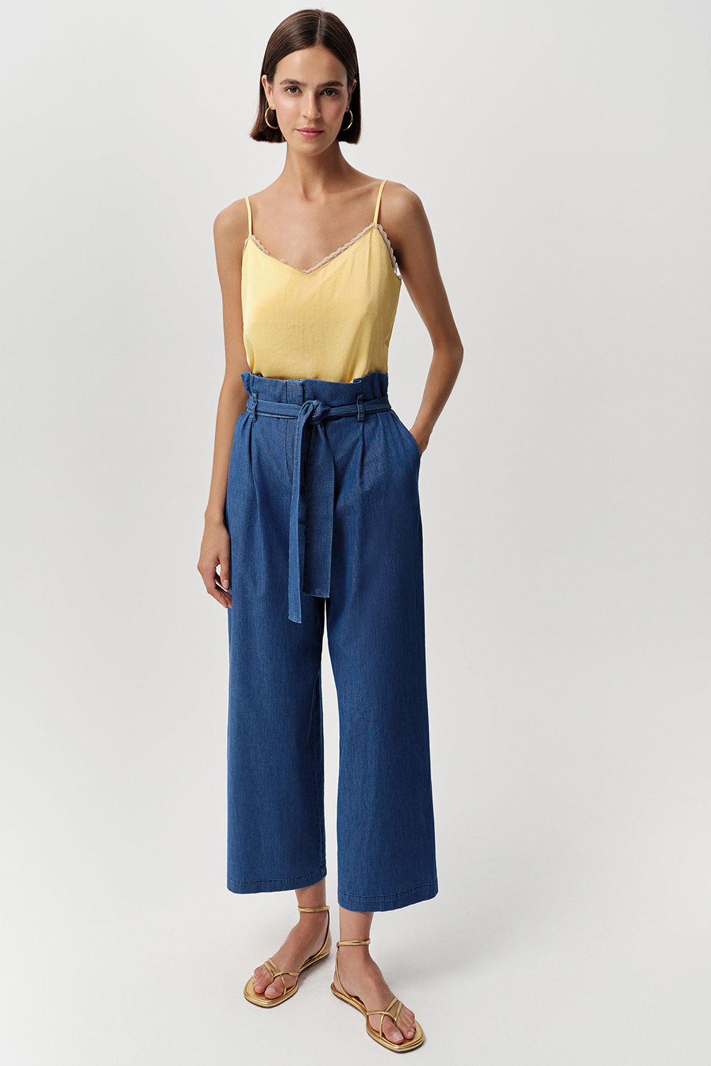 High-Waisted Denim Jeans - BLUE