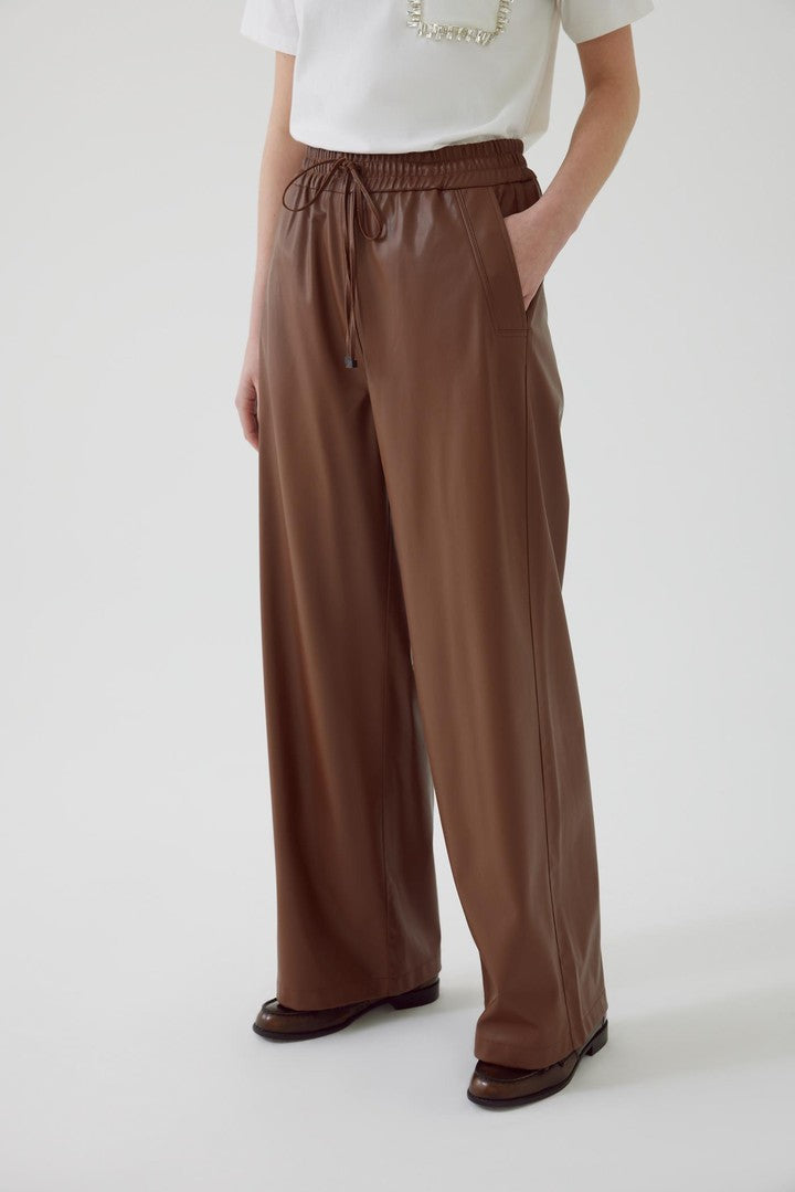 Vegan Leather Trousers with Pockets and Elastic Waist - Tan