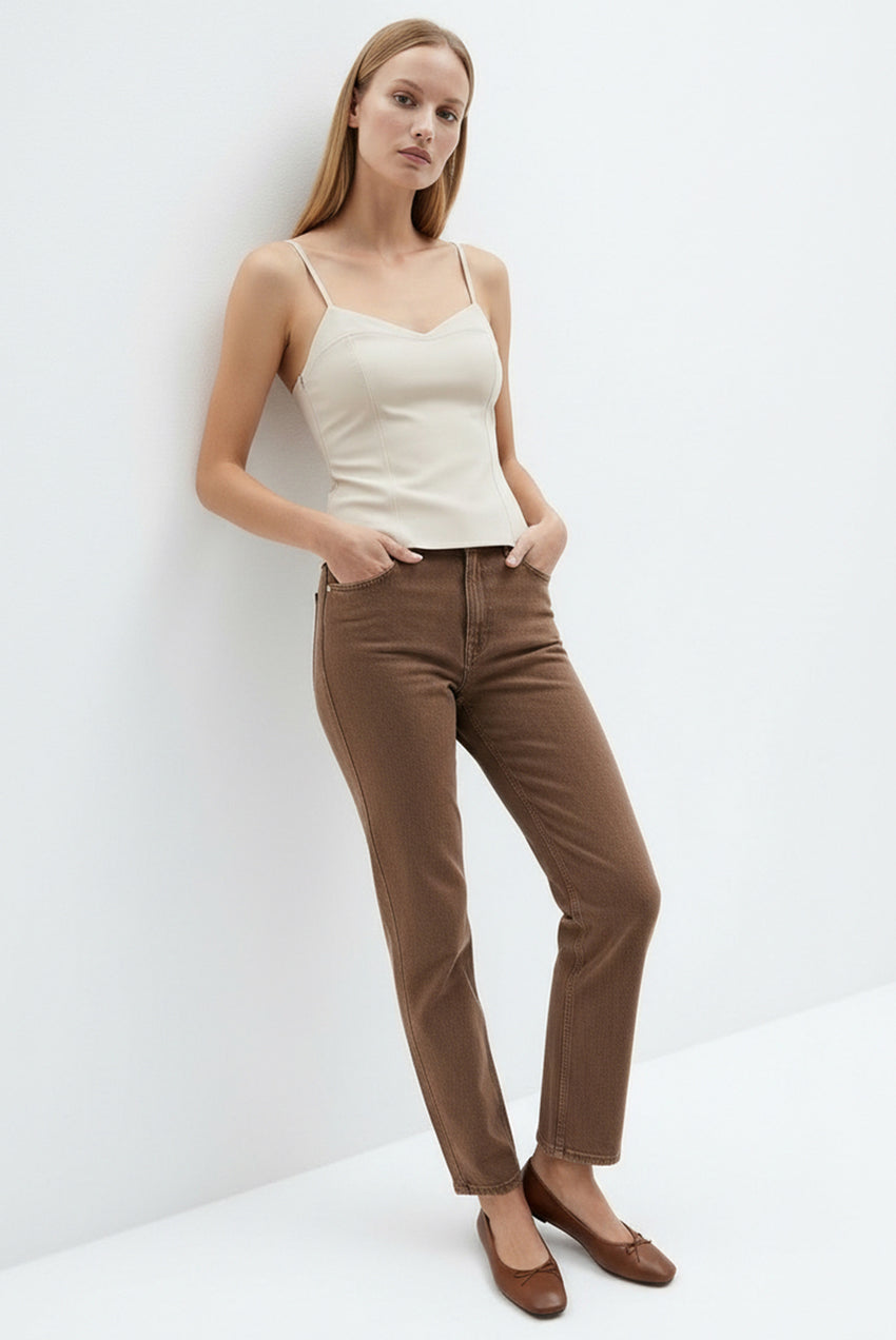 Chic Sleeveless Blouse with V-Neckline