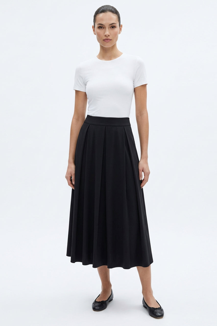 Chic Pleated Midi Skirt Featuring Side Pockets