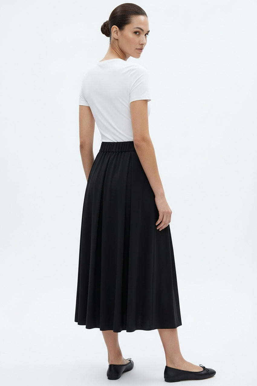 Chic Pleated Midi Skirt Featuring Side Pockets
