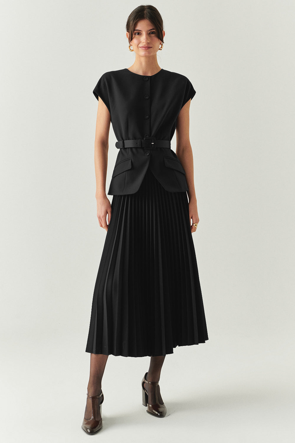 Jolie Sleeveless Pleated Black Dress