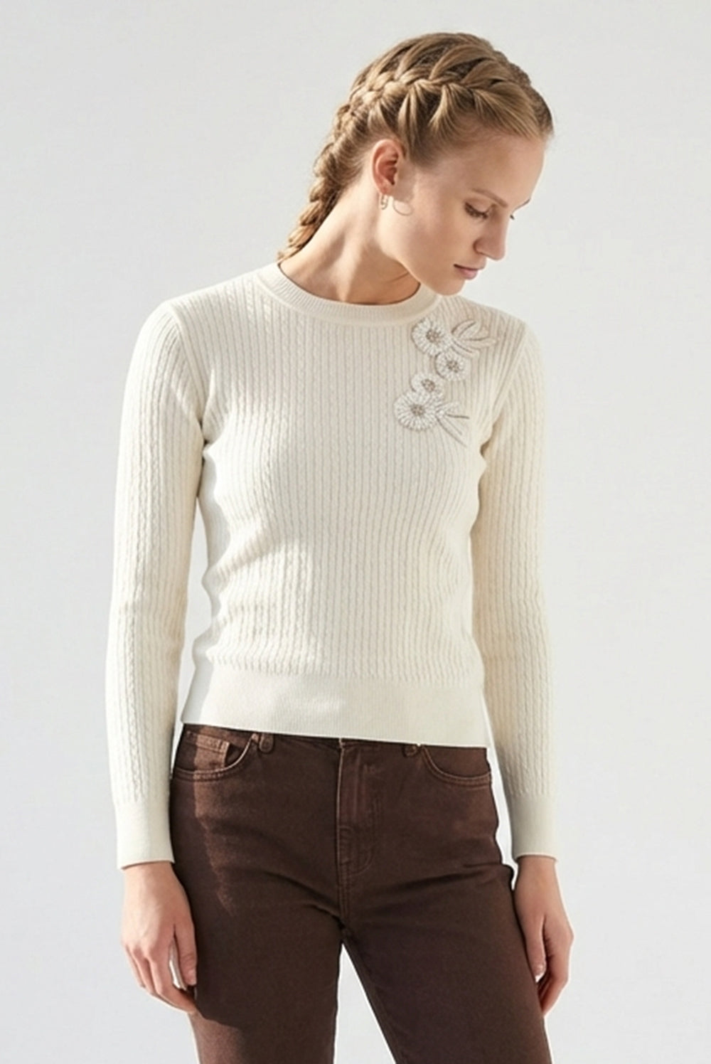 Crew Neck Floral Embroidered Knit Sweater - Ecru