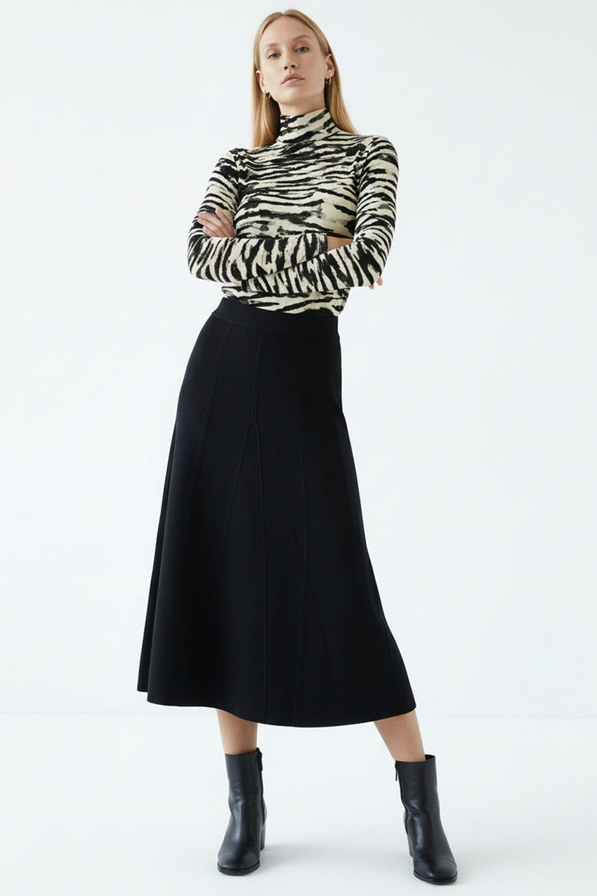 High Waist Black Regular Knit Midi Skirt