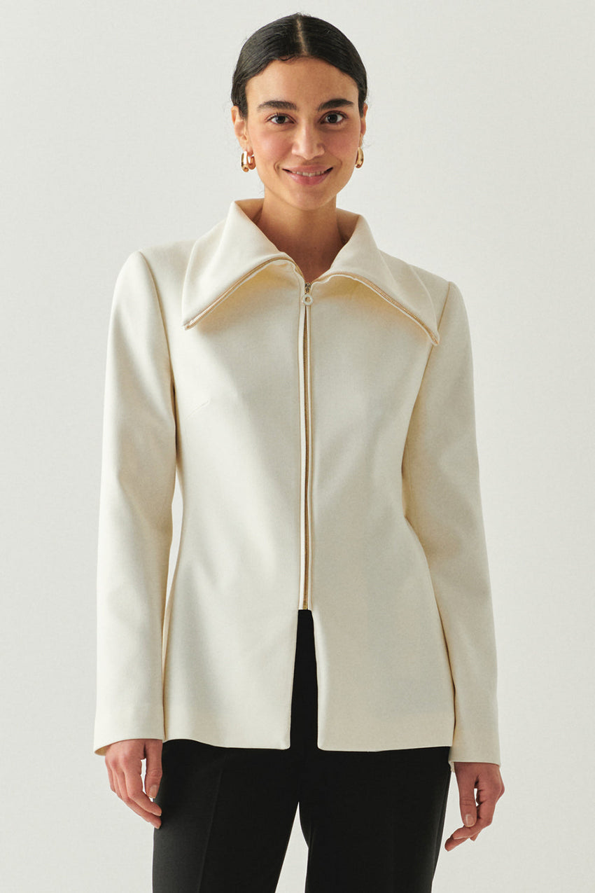 Notched Collar Zipped Slim Fit Jacket Cream