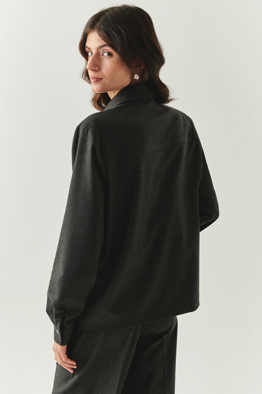 Zendaya Grey Tailored Pocket Shirt with Classic Collar and Long Sleeves