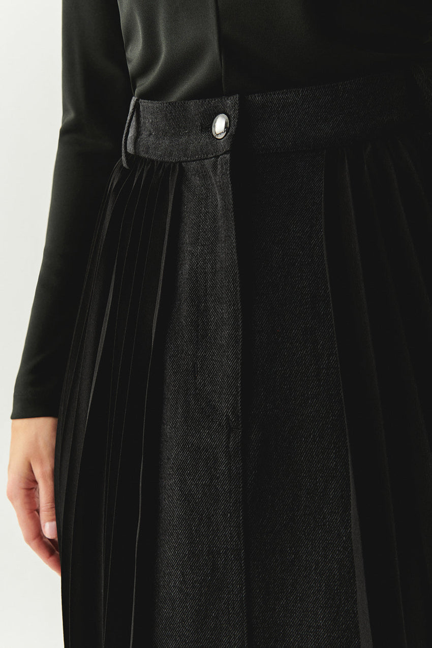 Florence Black Pleated Maxi Skirt
