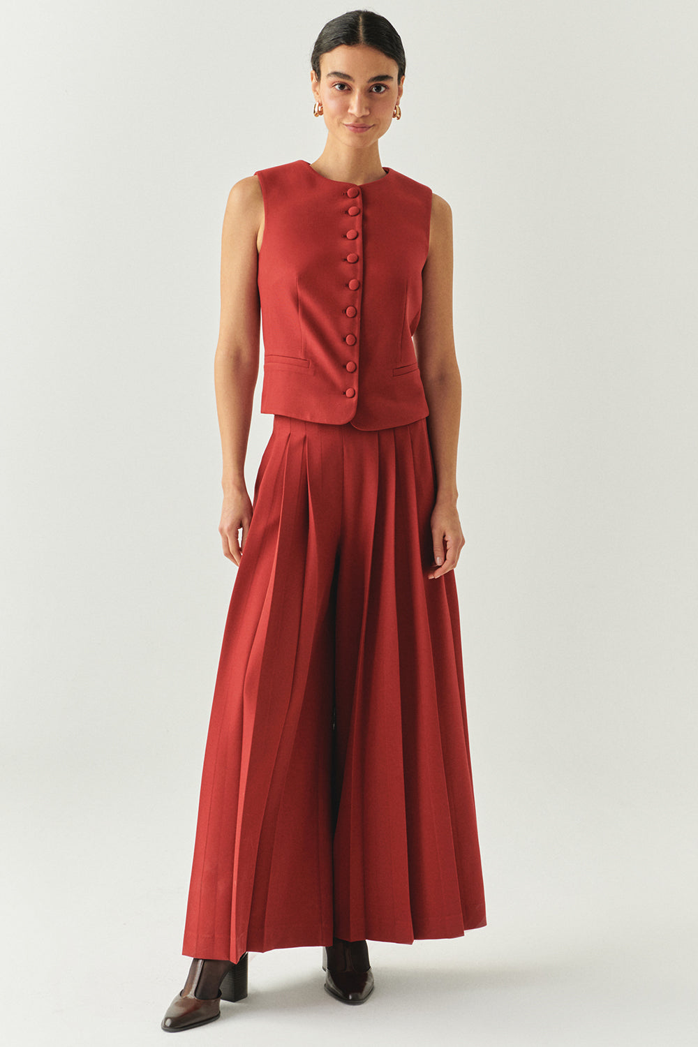 Elowyn Sleeveless V-Neck Vest
