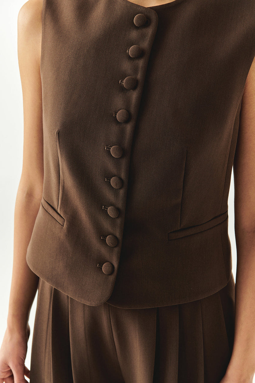 Elowyn Sleeveless V-Neck Vest