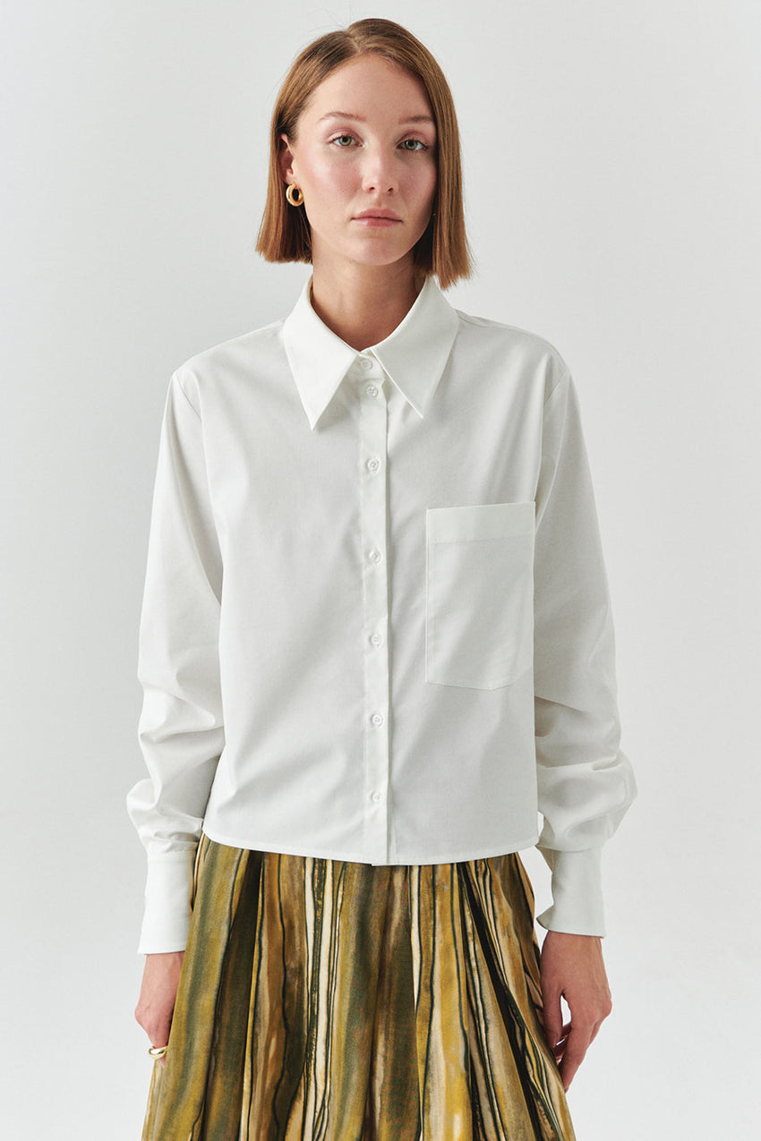 Theodora Structured Pocket Shirt with Classic Collar and Long Sleeves