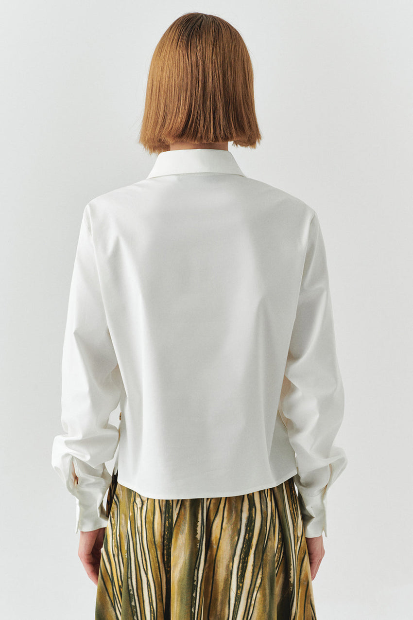 Theodora Structured Pocket Shirt with Classic Collar and Long Sleeves