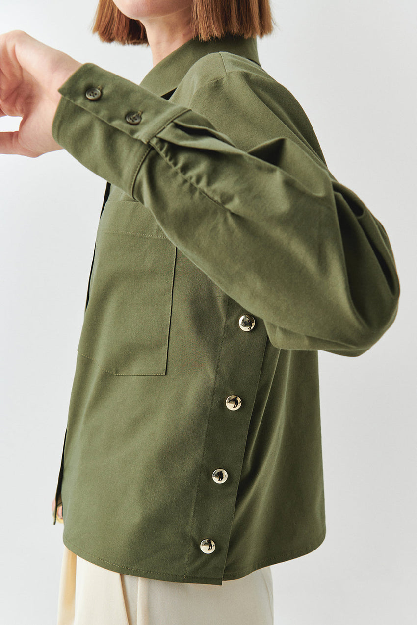 Theodora Structured Pocket Shirt with Classic Collar and Long Sleeves