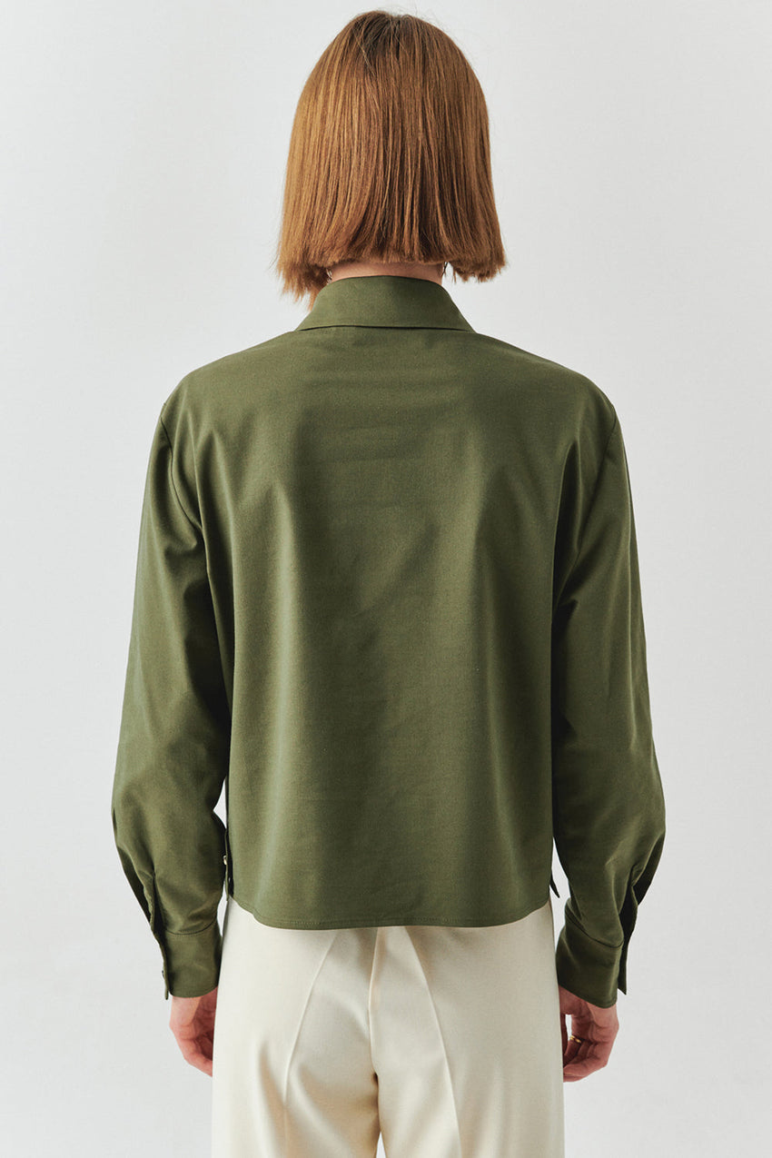 Theodora Structured Pocket Shirt with Classic Collar and Long Sleeves