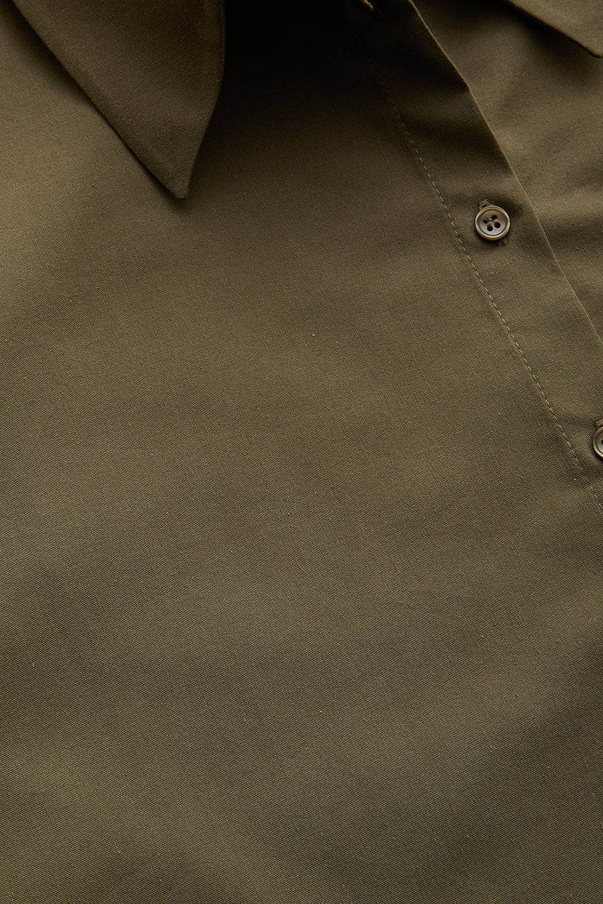 Theodora Structured Pocket Shirt with Classic Collar and Long Sleeves