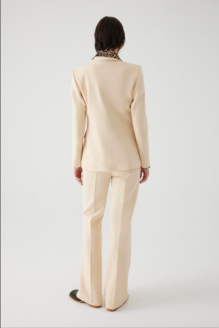 Slim Fit Jacket with Fitted Waist and Pockets