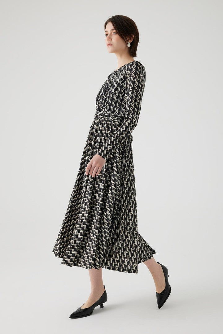 Geometric Patterned Stretch Knit Midi Dress with Tie Detail